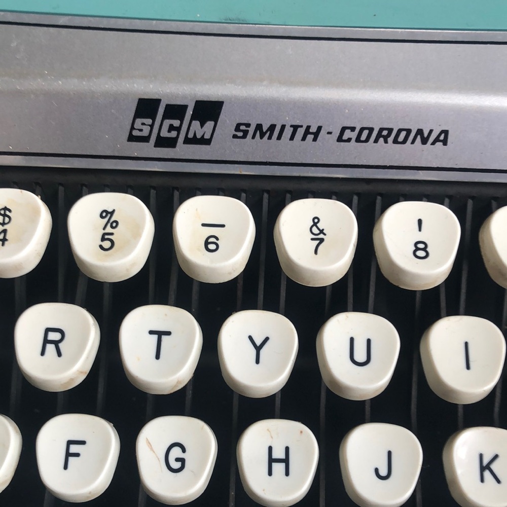 Vintage Smith-Corona Corsair Deluxe typewriter - Picture 5 of 16